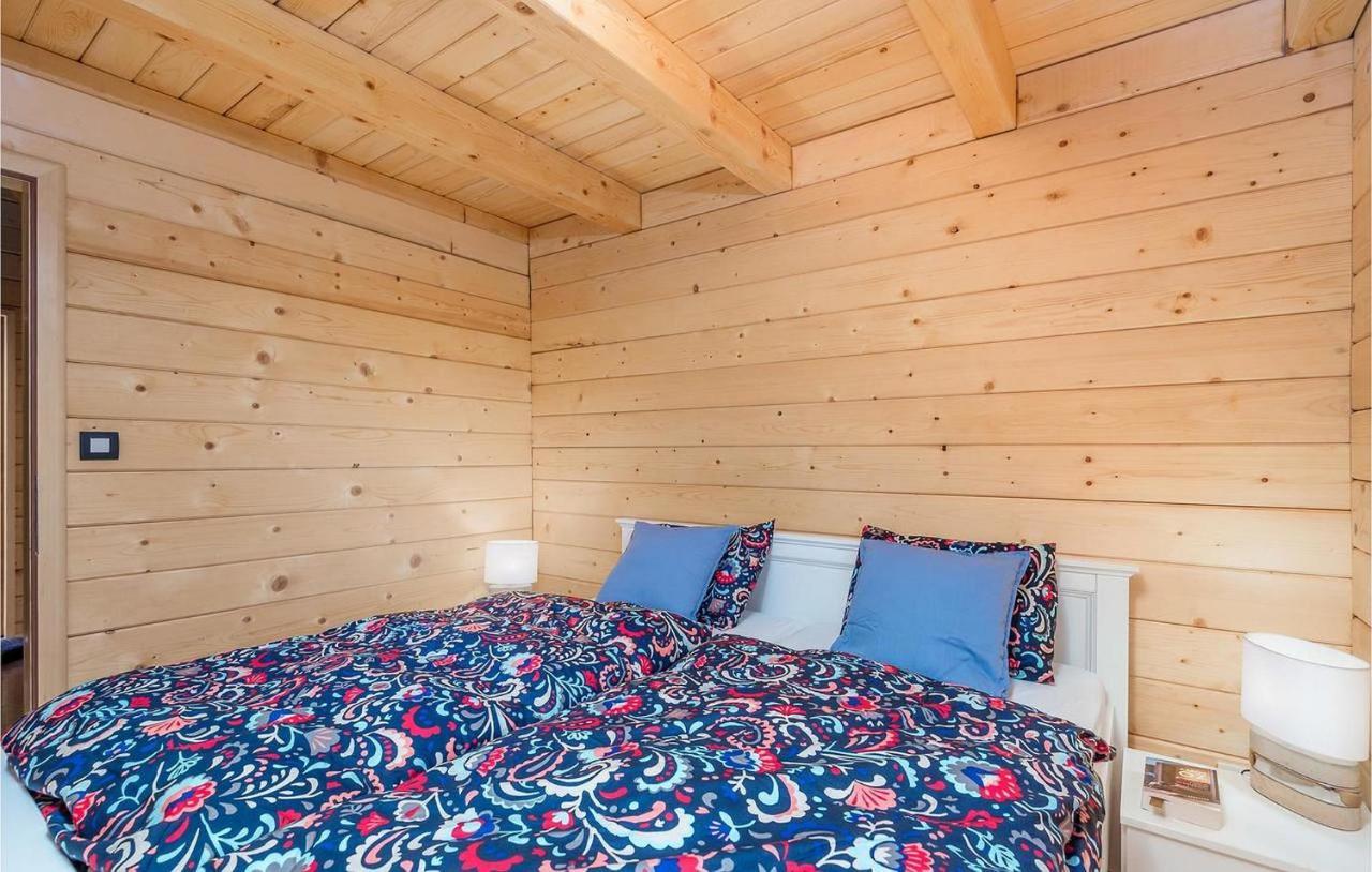 V'S Place - Wooden House With Heated Pool And Outdoor Sauna Otocac Exterior photo